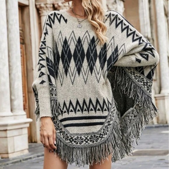 MODA ME COUTURE Sweaters - Tribal print knit sweater poncho